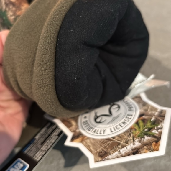 Realtree New Edge Hot Shot, pro-text, waterproof,breathable,fleece lined gloves - Picture 8 of 10